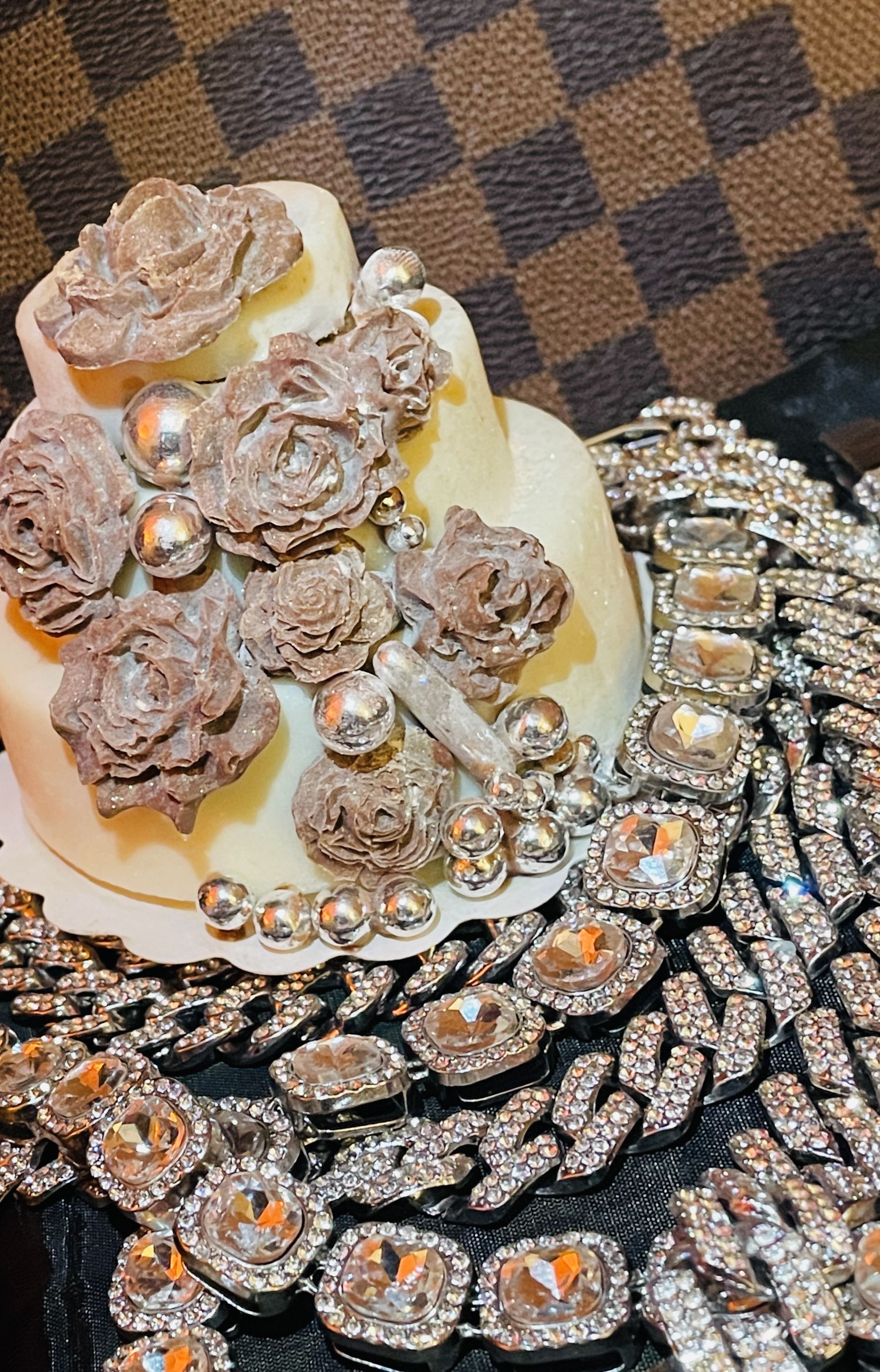 KingzKakez luxury gold-and-purple cake pop spread for a 40th birthday milestone celebration
